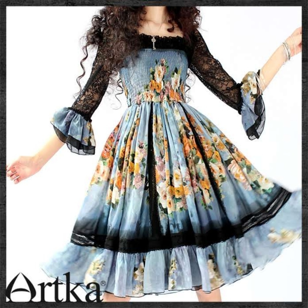 Artka Lee Lace dress New